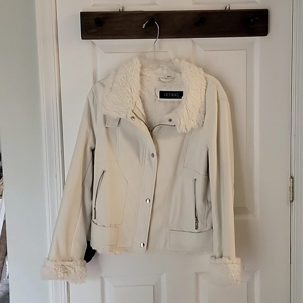 White winter jacket, Size 6?